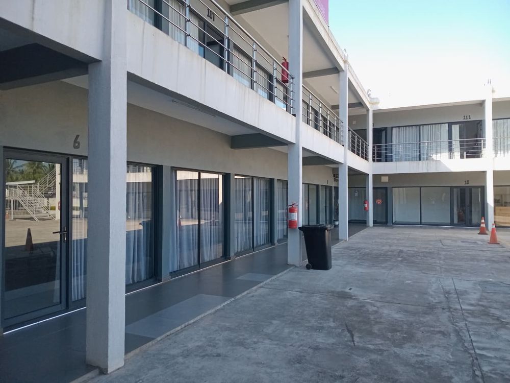 Fachada do edifício de dois pisos